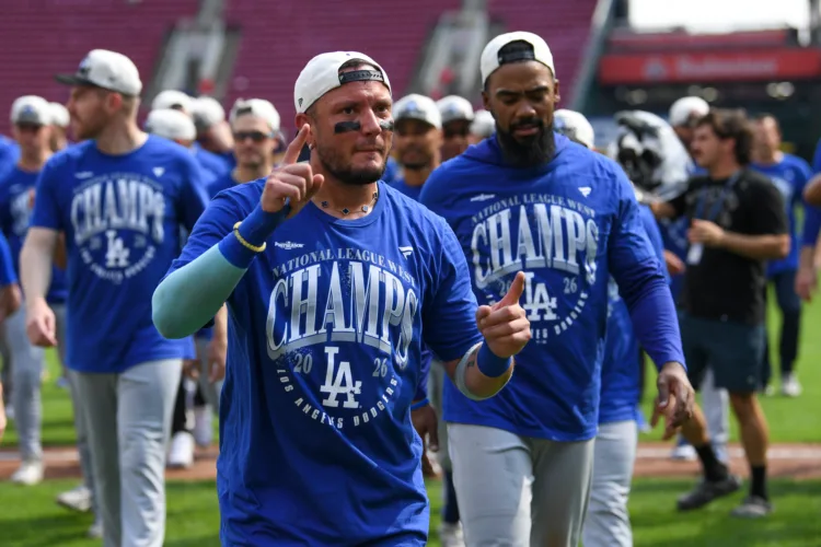 Dodgers win fifth consecutive NL West title